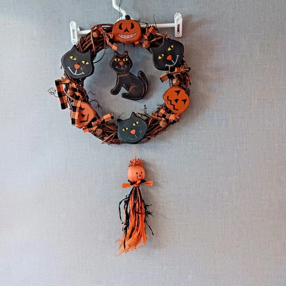 VTG Halloween Rustic Folk Art Wreath Black Cats Pumpkins Jack O Lantern Orange
